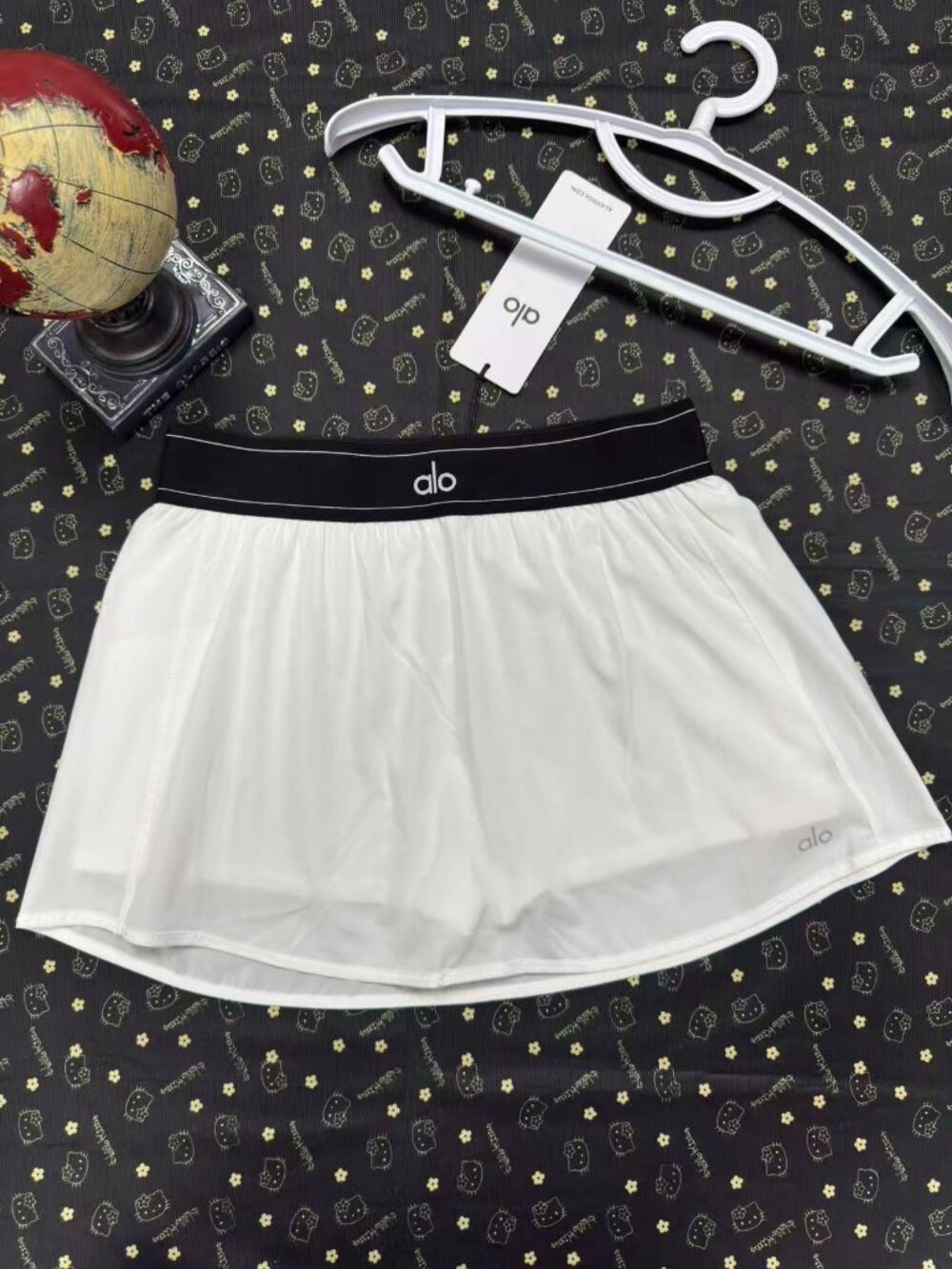 Cute Women’s White ALO Yoga🌼Match Point Tennis Skirt Athletic Mini🍗NWT - Picture 2 of 6